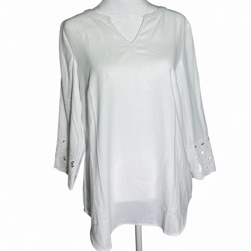 Talbots White Eyelet Embroidered V-Neck Blouse Size Small